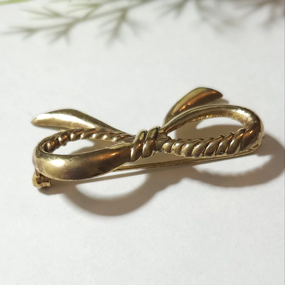 Vintage Gold Plated Ribbed Bow Brooch Large Golden Bow Brooch